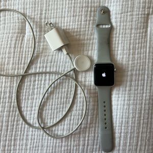 Apple Watch Series 3; GPS